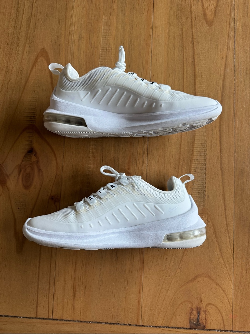 Nike Air Max Axis AA2168-100 White
Running Sneakers Women’s Size 6.5